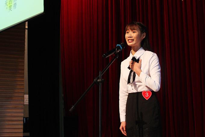 一等奖获得者罗宝玉演讲《诚信人生,诚信校园》