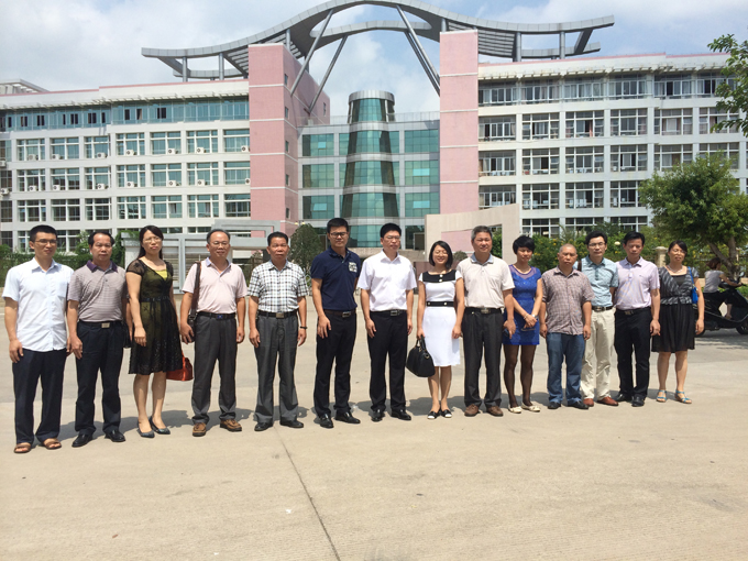 与嘉应学院梅州师范学院领导、老师合影